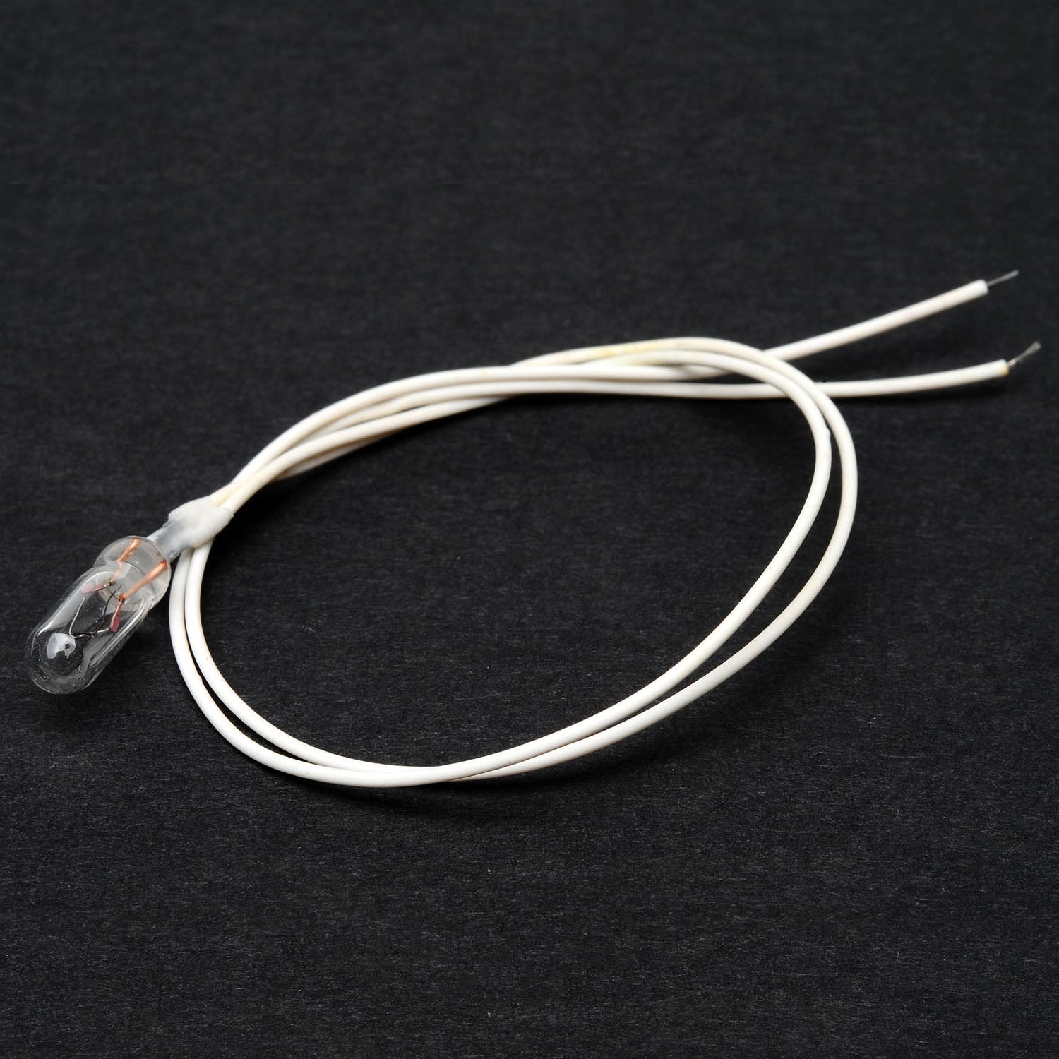 110-B101/12V4MM 4mm 12v 40ma Lamp Wire/18cm