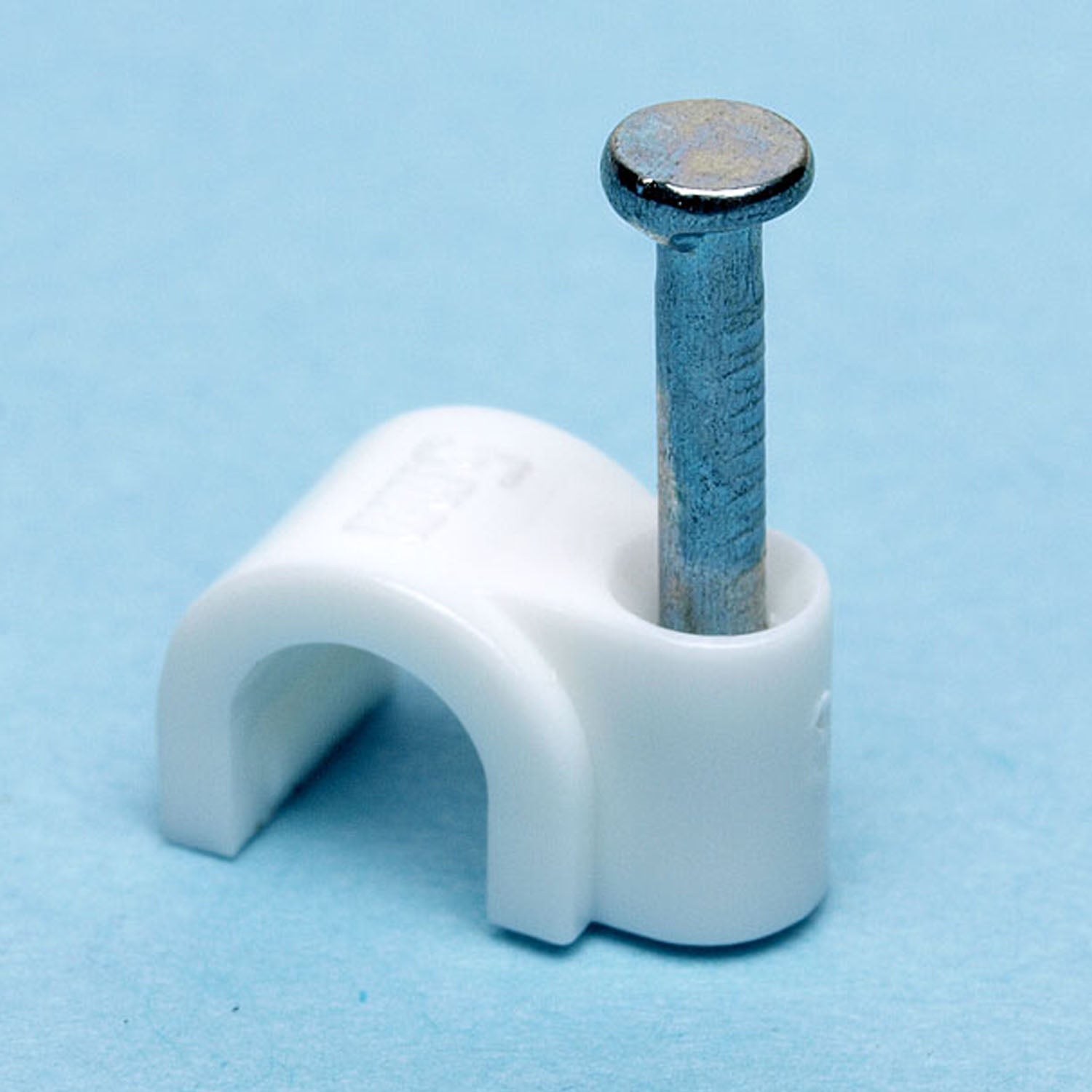 19-CC005W White 5mm Cable Clip For RG59