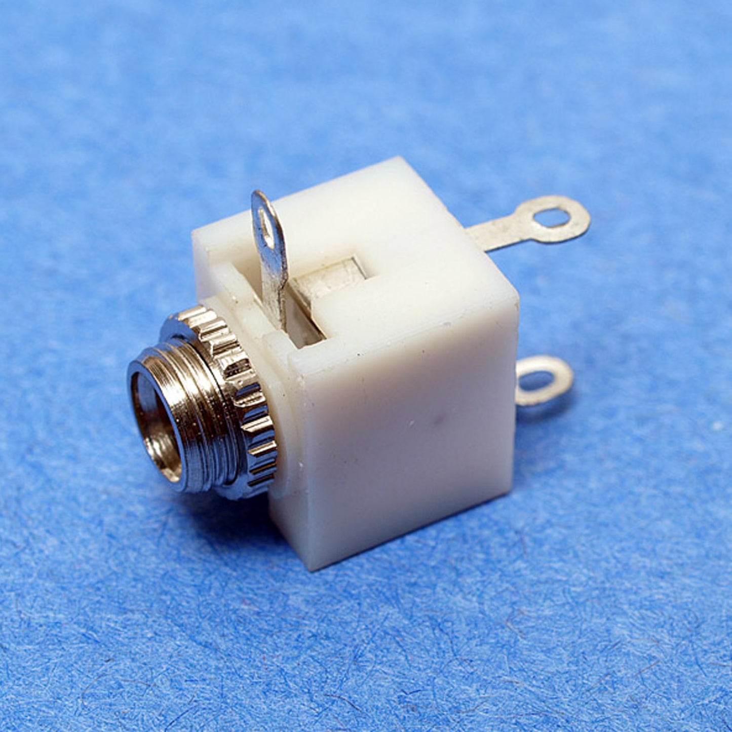 7-JC2400 3.5mm Stereo Fack For Chassis