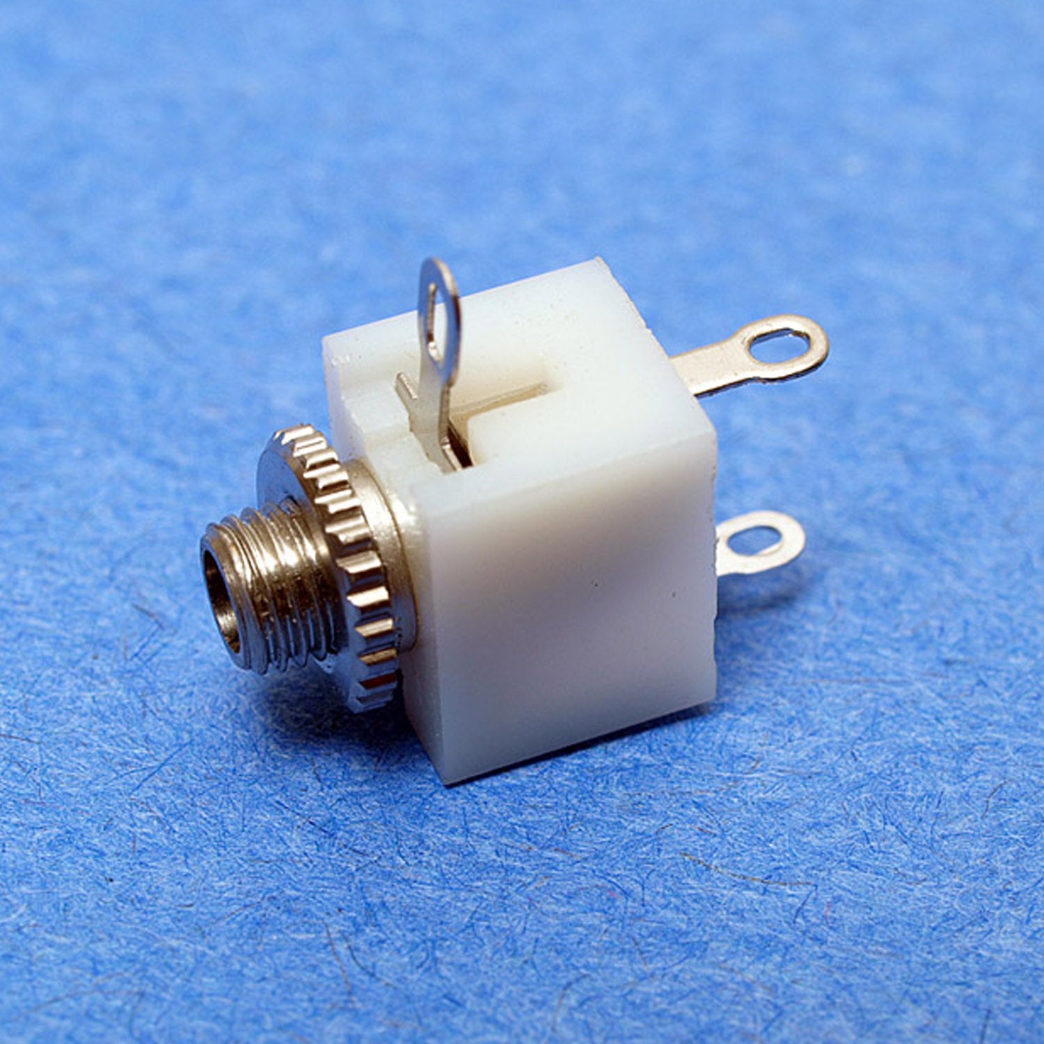 7-JC2401 2.5mm Mono jack for chassis