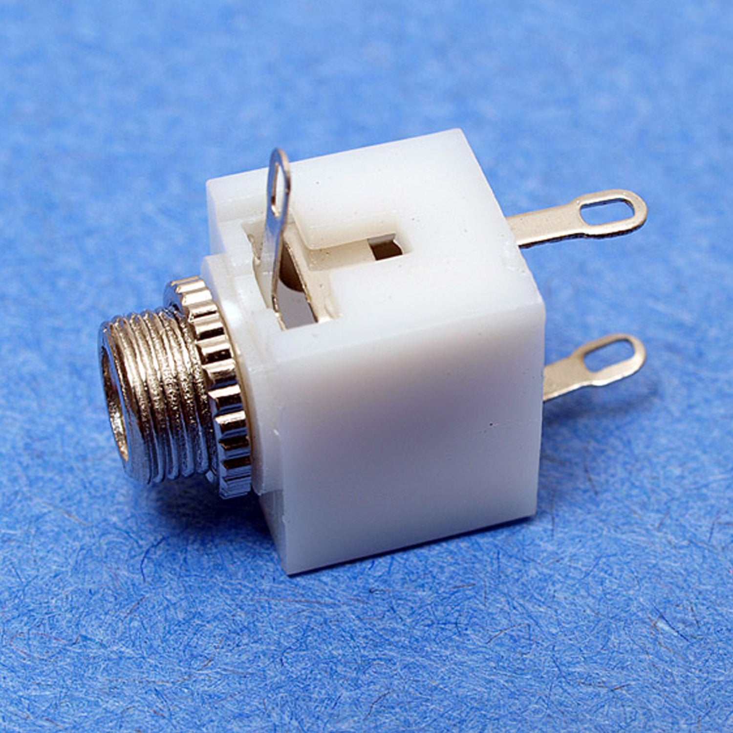 7-JC2402 3.5mm Mono jack for chassis